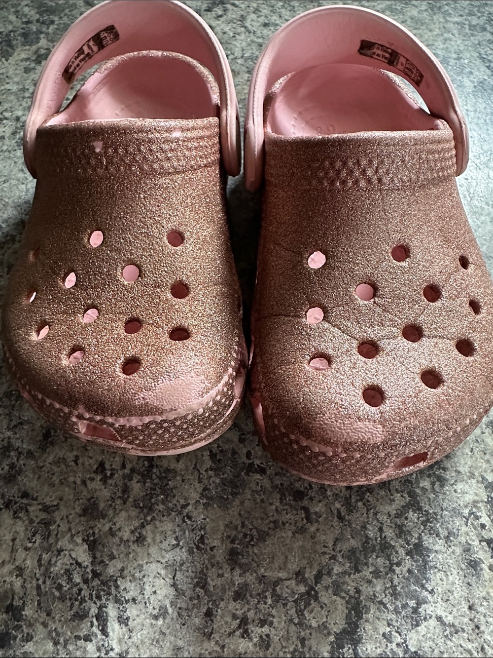 CROCS